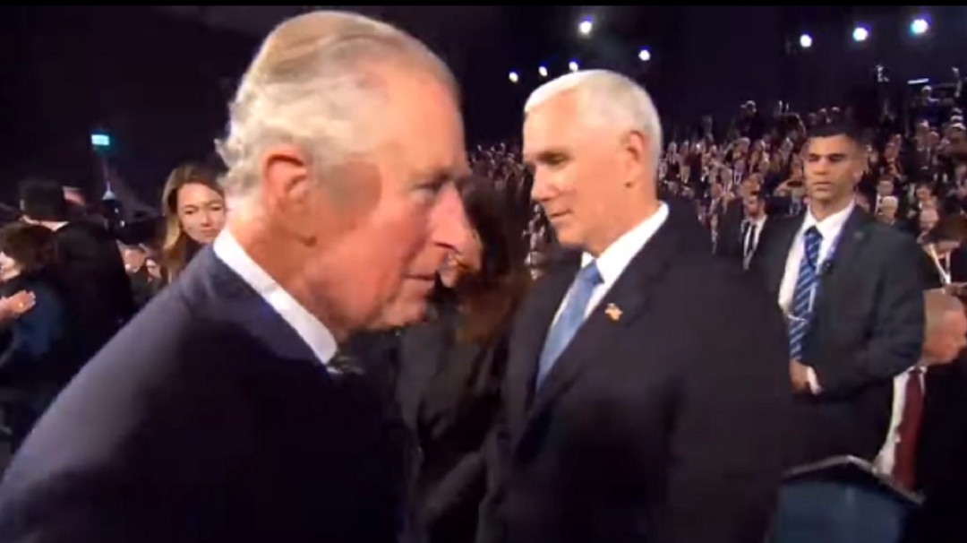 ¿Qué pasó? Príncipe Carlos ignoró a Mike Pence en Foro del Holocausto