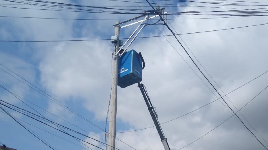 Avanza construcción de dos nuevos circuitos eléctricos en Magangué