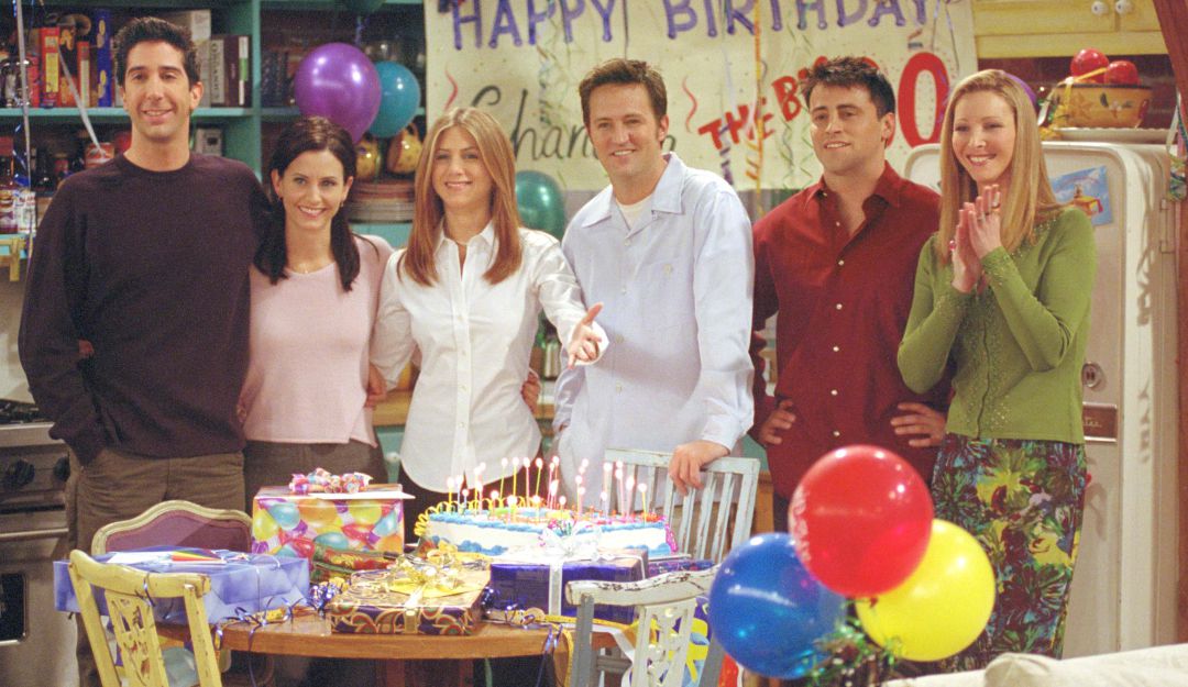 Regreso Friends HBO: ¡Regresa Friends! Con esta foto integrantes del elenco dan la noticia