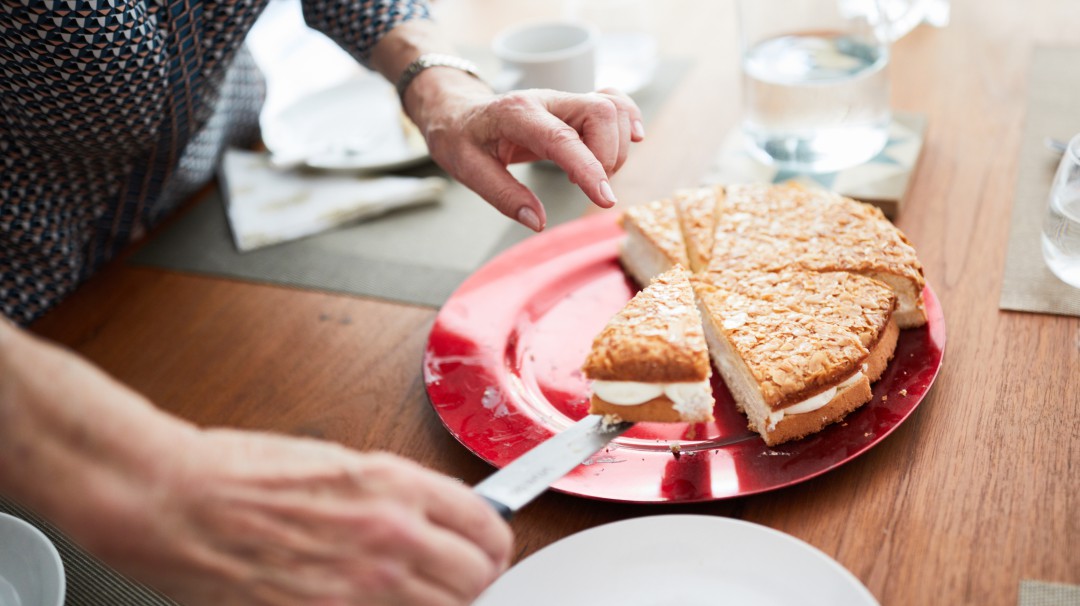 Mujer falleció en concurso de comer pasteles