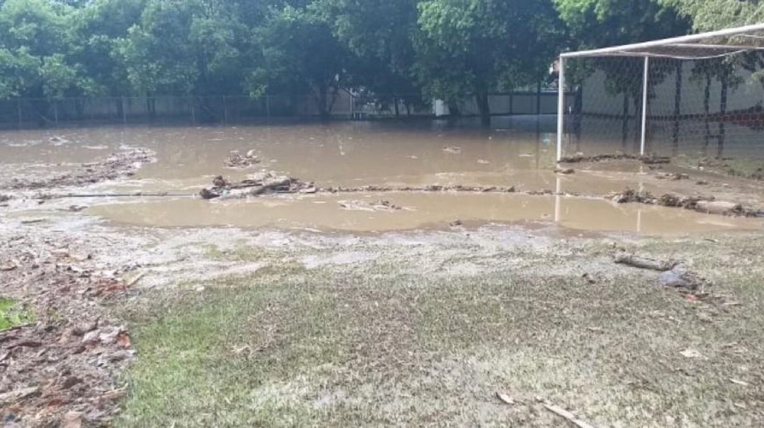 Suspenden clases en colegio Agustiniano por avalancha