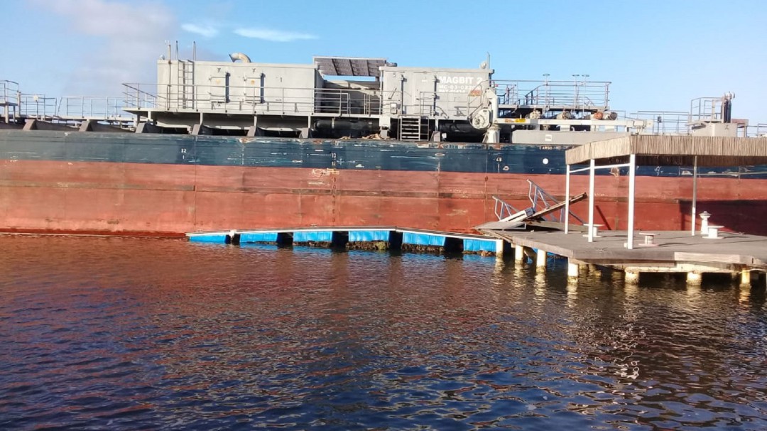 Barcazas chocaron contra un muelle en zona insular de Cartagena