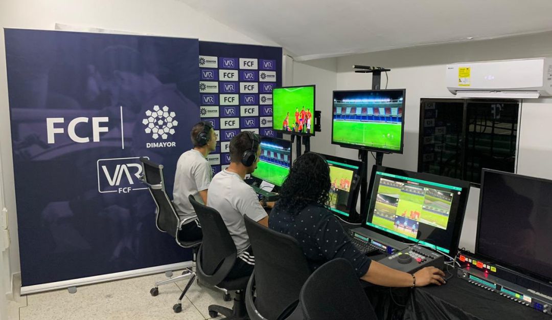 Modificaciones al VAR: Conmebol acudirá a la IFAB para pedir modificaciones al VAR