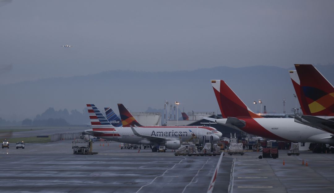 Tráfico aéreo en el Aeropuerto el Dorado.