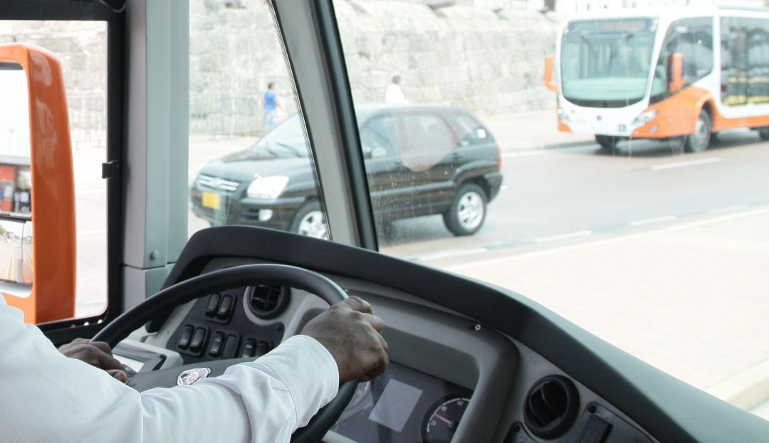 Transcaribe amenazas: Conductor de Transcaribe ha recibido amenazas por accidente con un ciclista