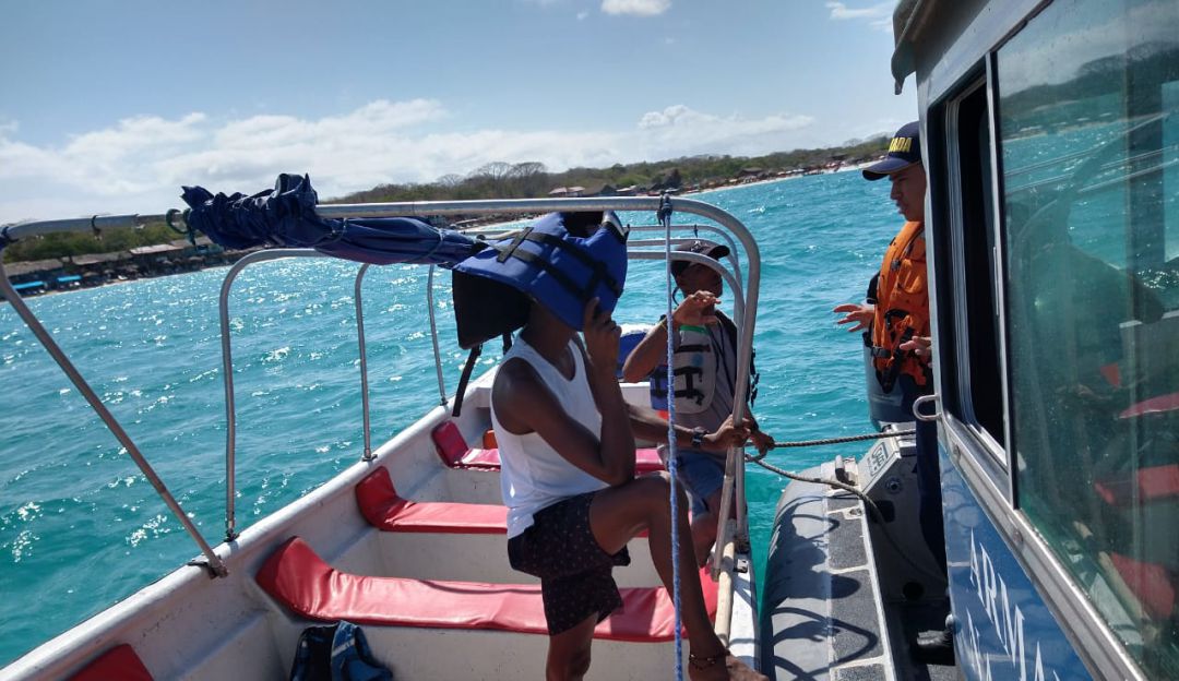 Playa Blanca: Inmovilizan embarcación por violar normas de seguridad en Playa Blanca