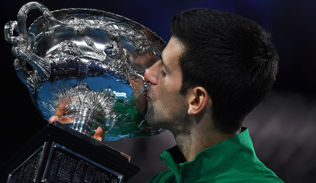 Djokovic campeón Abierto de Australia: Djokovic ganó su octavo título de Australia y volvió al número 1 del mundo