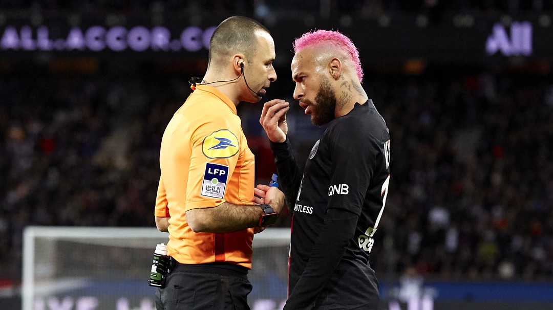 Neymar enfureció contra el árbitro y podría ser sancionado