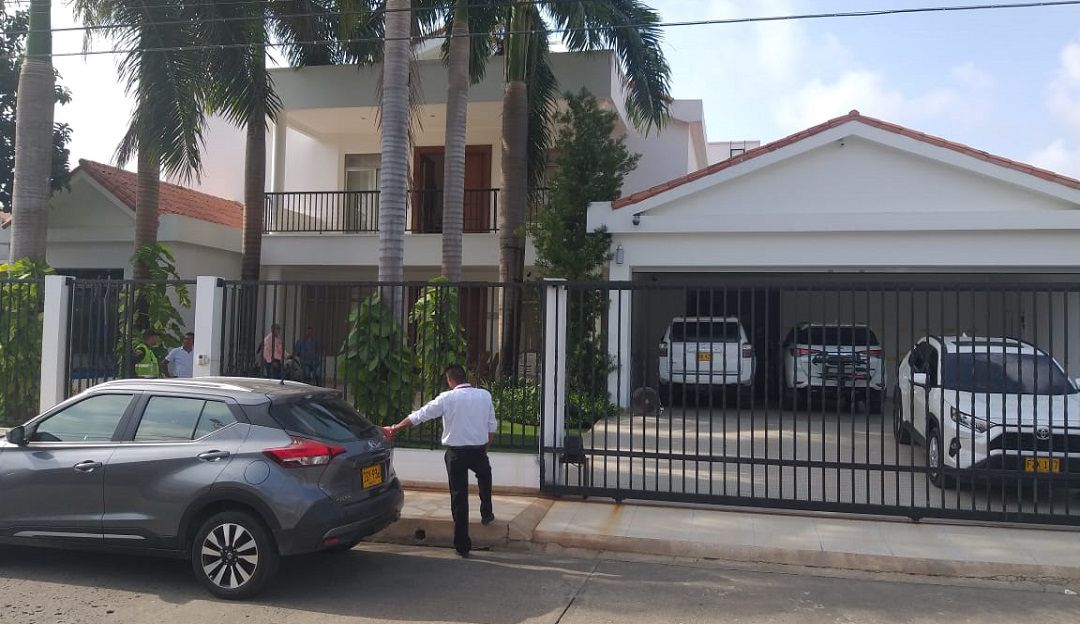 Embajador de Colombia en Panamá, Eduardo Burgos, María Teresa Hadad: Amordazan al Embajador de Colombia en Panamá y asaltan su casa en Montería