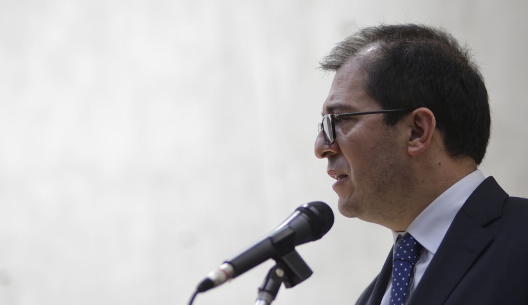 Lucha contra el terrorismo y la corrupción: Combatir terrorismo y corrupción, compromisos de nuevo fiscal y la Policía