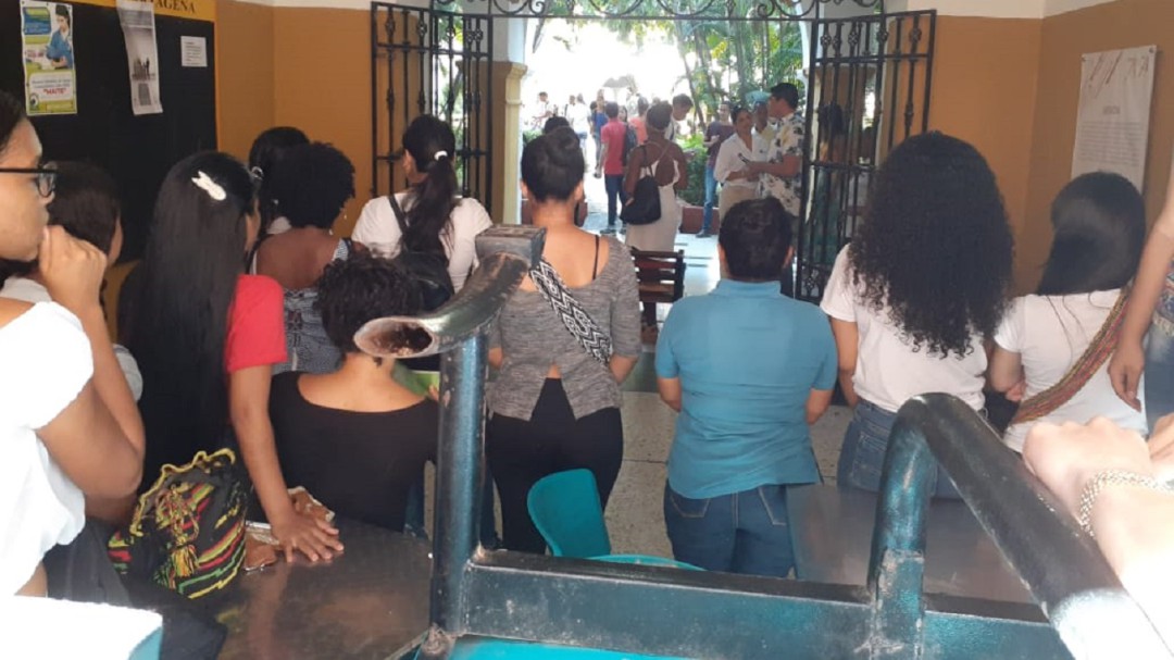 Realizan acompañamiento a estudiante agredida en protesta en Cartagena