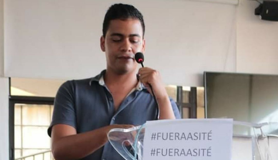 Concejal fue a trabajar en pijama por falta de agua, en Remedios