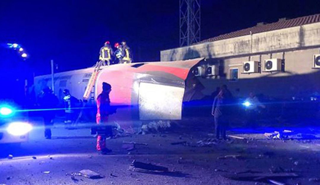 Descarrilamiento de tren en Italia deja dos muertos