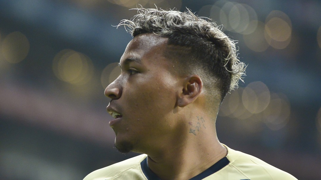 Hinchas del América critican a Roger Martínez y piden su salida