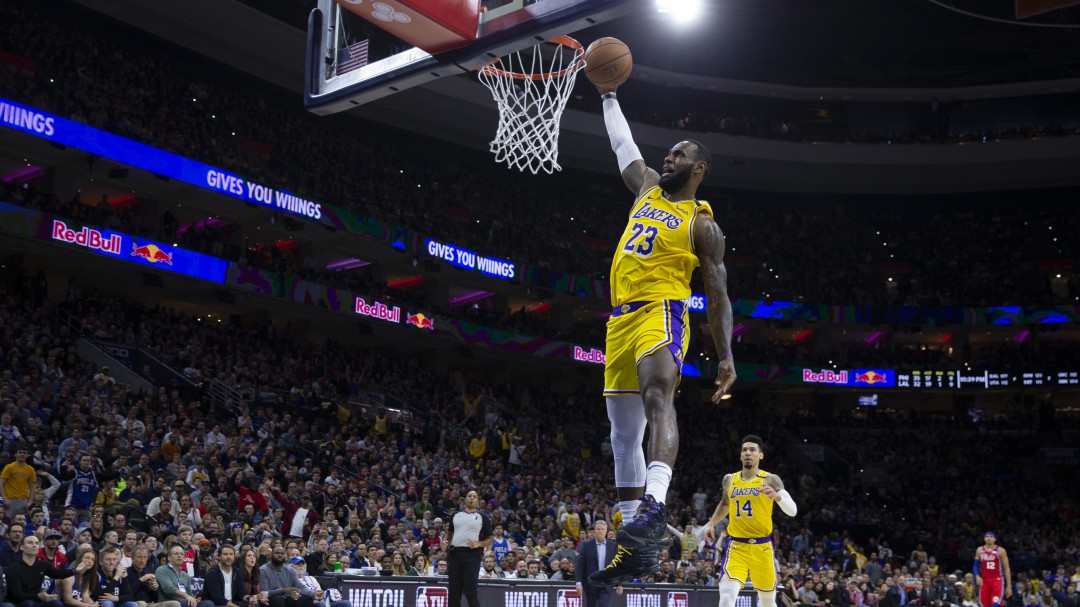 La volcada de LeBron James que trae a la mente a Kobe Bryant