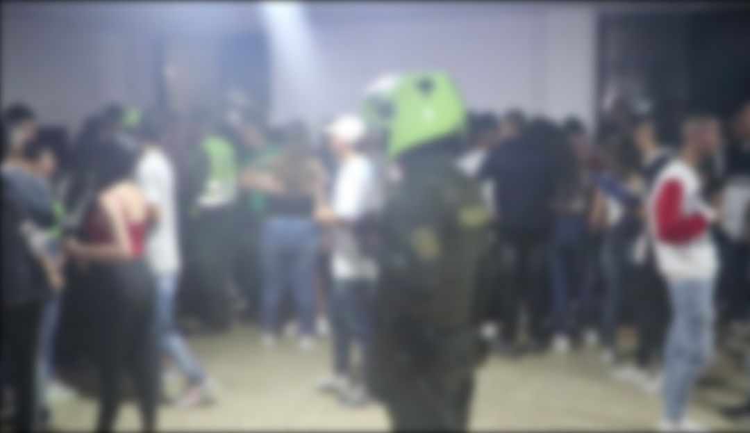 JUDICIAL DROGA SINTÉTICA MARIHUANA LICOR LA CUMBRE FLORIDABLANCA SANTANDER: Descubren chiquiteca con trago y drogas