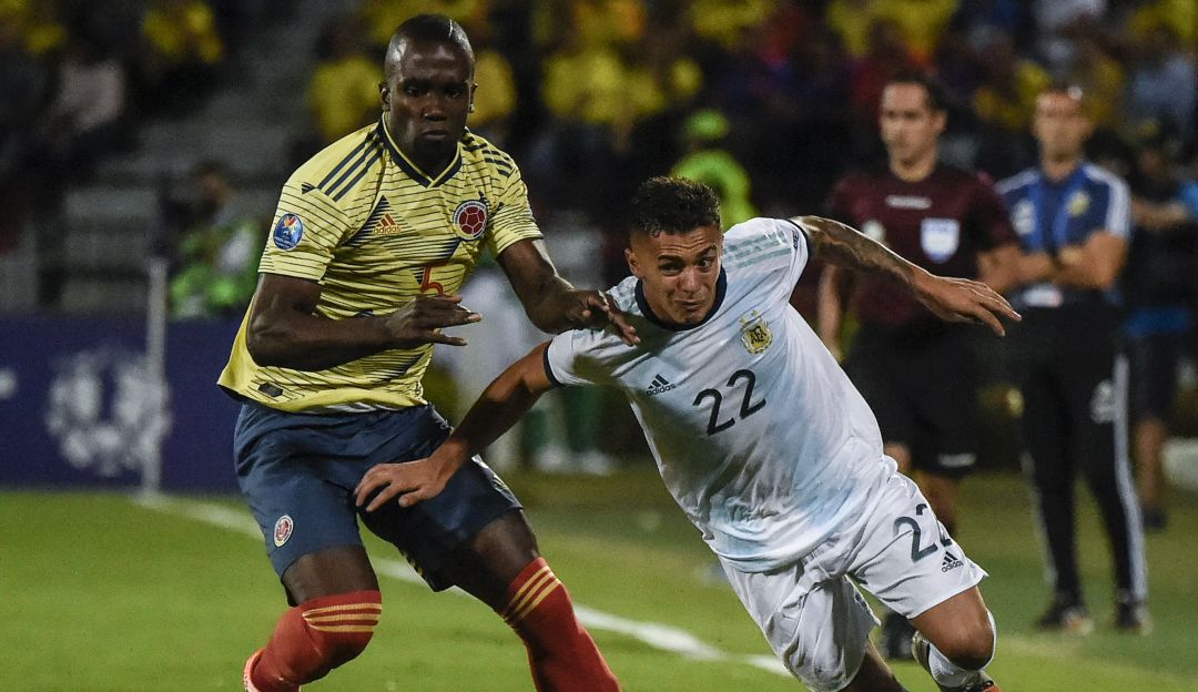 Kevin Balanta durante el partido contra Argentina en el Preolímpico.