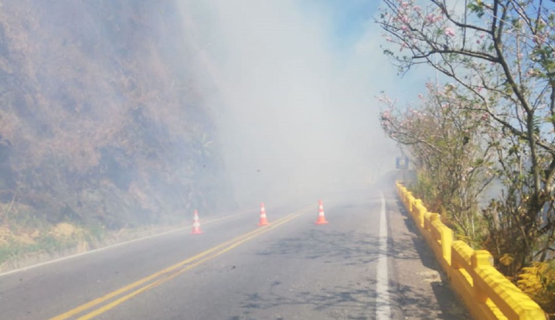 Incendio forestal cierre total via costa atlántica: Cierre total en la vía a la costa Atlántica por incendio forestal
