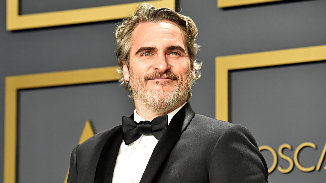 Conozca la razón por la que Joaquin Phoenix repitió traje en los Óscar