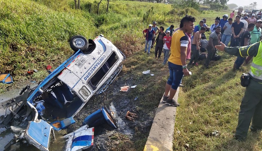 Ciénaga Cereté accidente heridos buseta: Accidente de una buseta deja más de 20 heridos en la vía Ciénaga - Cereté