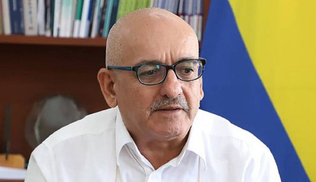 "En ningún momento se falsificó la firma de una funcionaria": "No se falsificó la firma de funcionaria", asegura Secretario de Educación