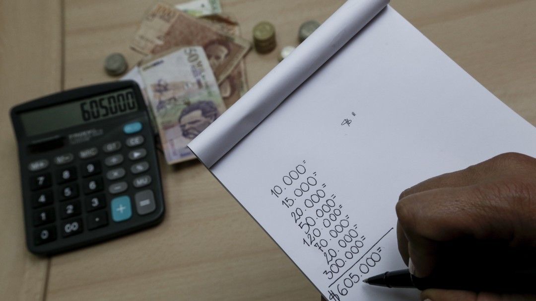 Queja de padres de familia por pago de servicios que no están recibiendo