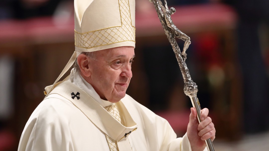 El papa cierra la posibilidad de ordenar sacerdotes a hombres casados