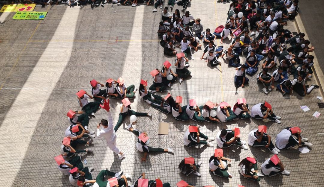 Día de la Mano Roja, para que no existan niños en la guerra en Medellín