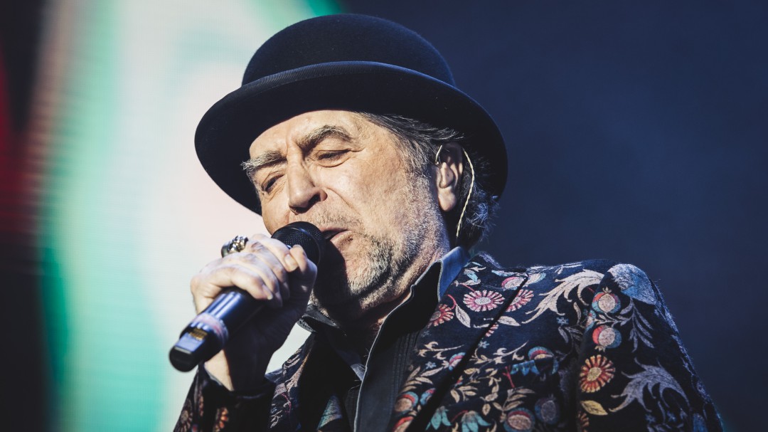 La operación a Joaquín Sabina fue un éxito, dijo su representante