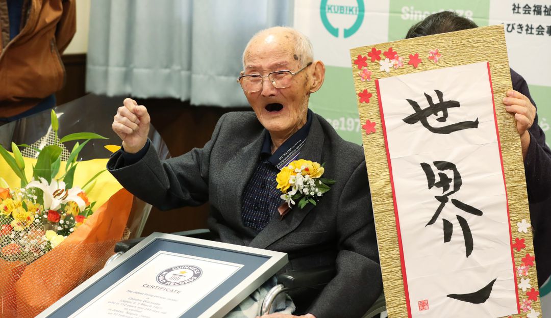 El hombre más viejo del mundo: "Sonreír y no enfadarse" el secreto del hombre más viejo del mundo