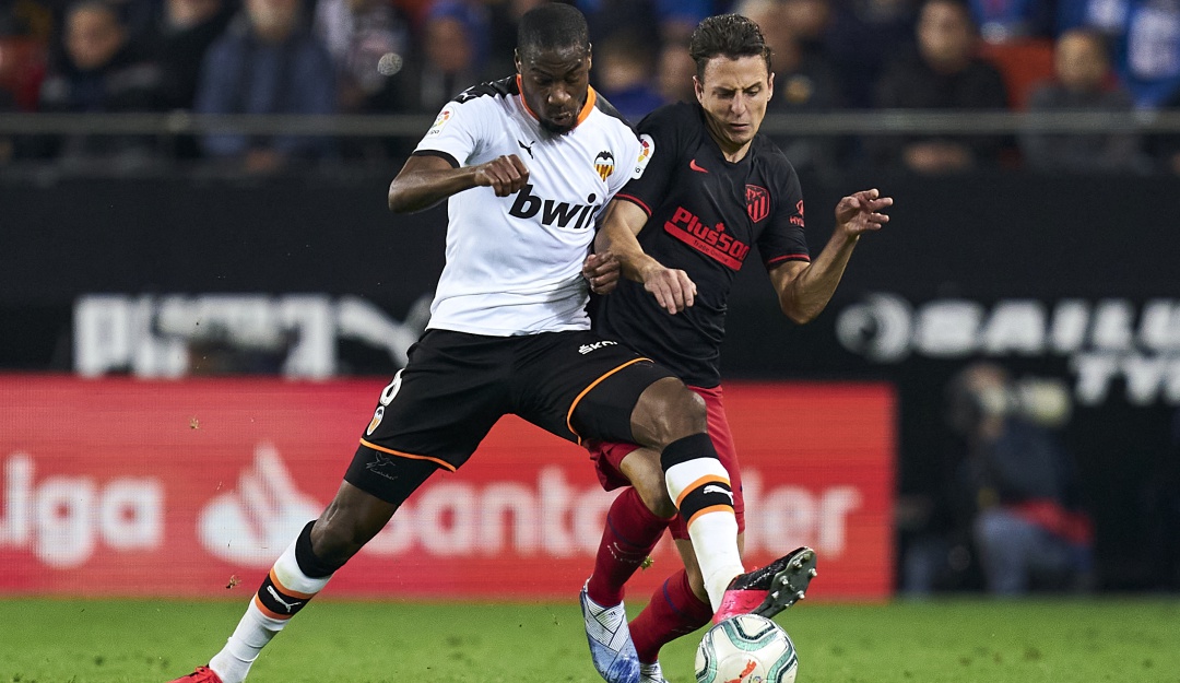 Valencia 2-2 Atlético Madrid Santiago Arias Liga de España: En el regreso de Arias, Atlético empató como visitante con Valencia