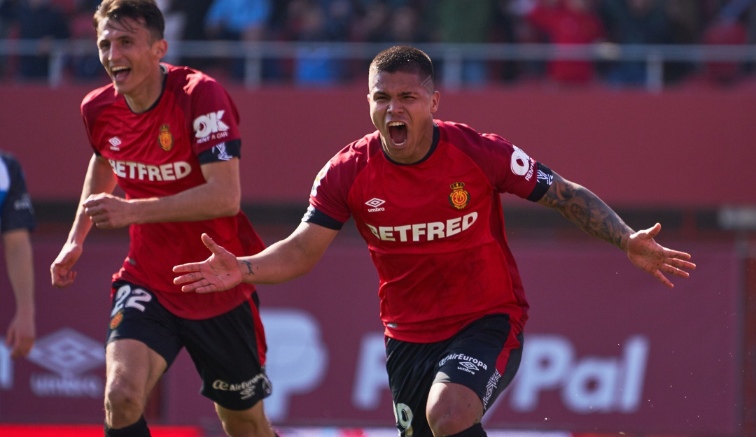 Juan Camilo Hernández Cucho gol Mallorca Alavés: ¡Volvió el 'Cucho! El colombiano le entregó la victoria al Mallorca