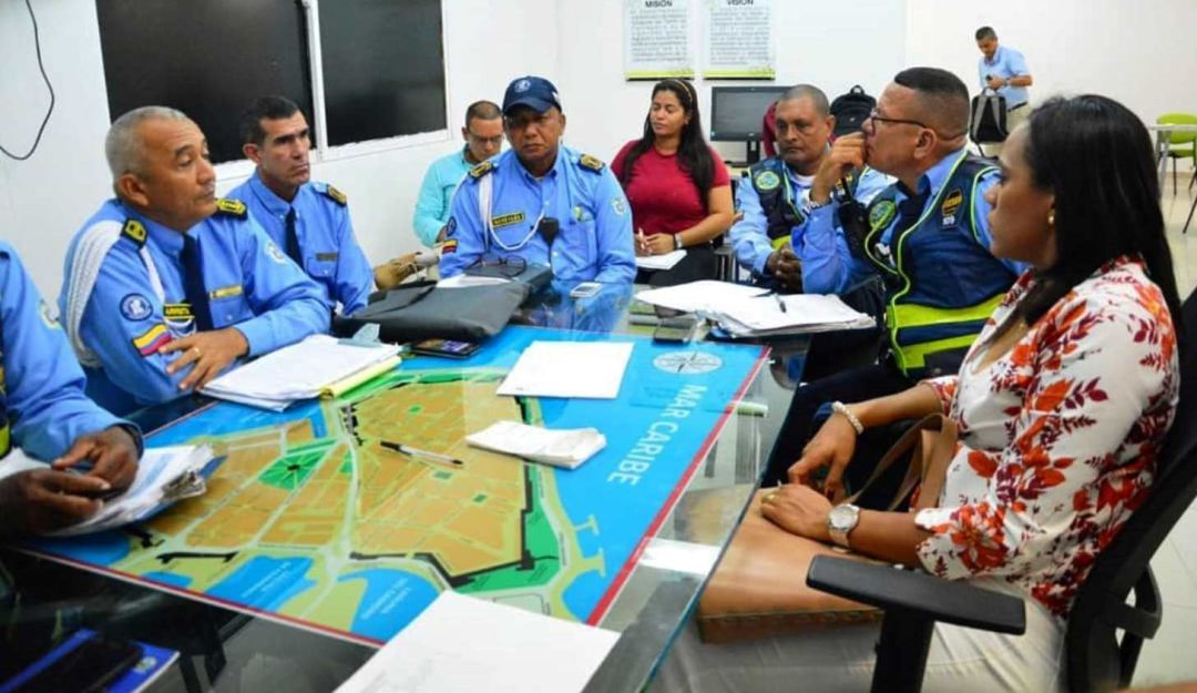 DATT: Nada que les pagan a los agentes de DATT los tres meses que les adeudan