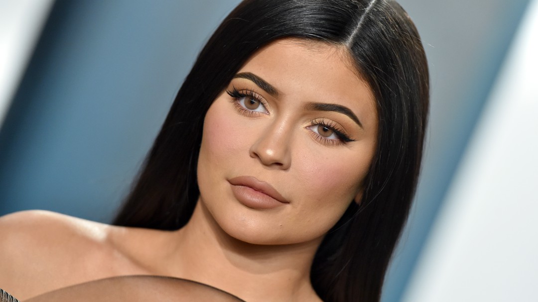 ¡No le teme a los cambios! Kylie Jenner sorprende con su nuevo look