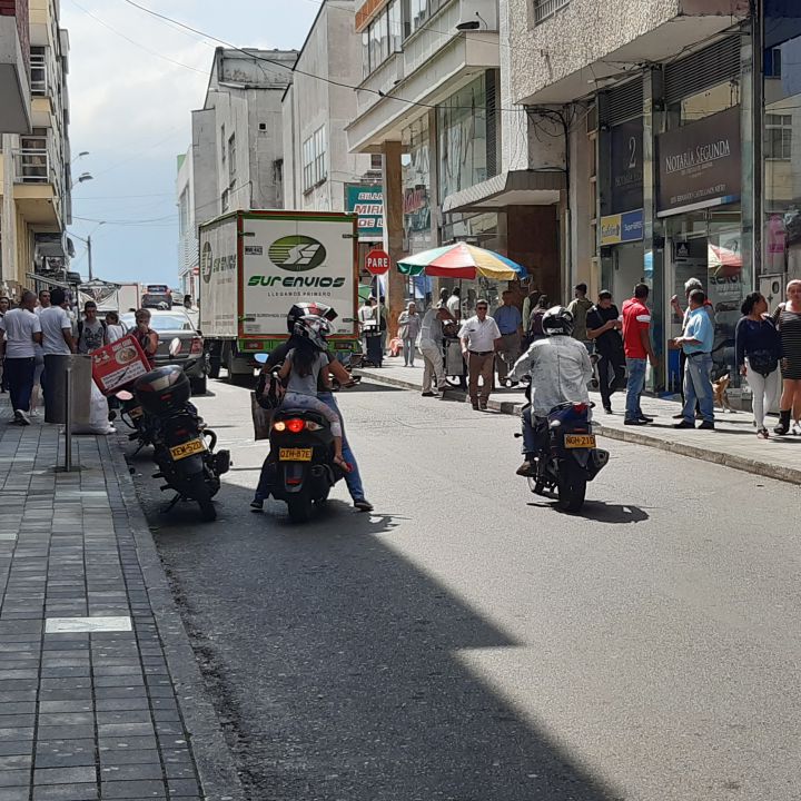 Viernes 21 de febrero entra a regir decreto que prohíbe parrillero en moto