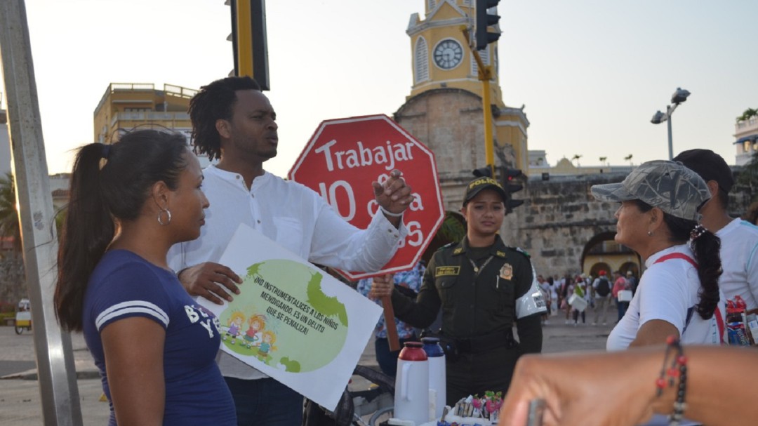 En Cartagena, rescatan a 13 menores que eran utilizados para mendigar