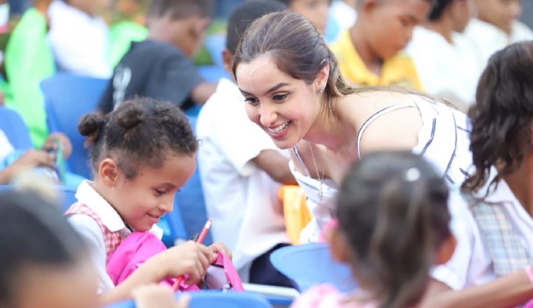 Gestora Social de Bolívar: Gestora Social de Bolívar entregó kits escolares en Mompox