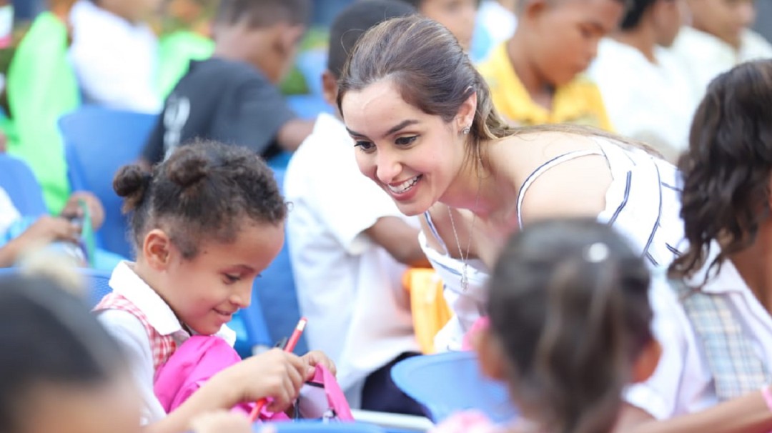 Gestora Social de Bolívar entregó kits escolares en Mompox