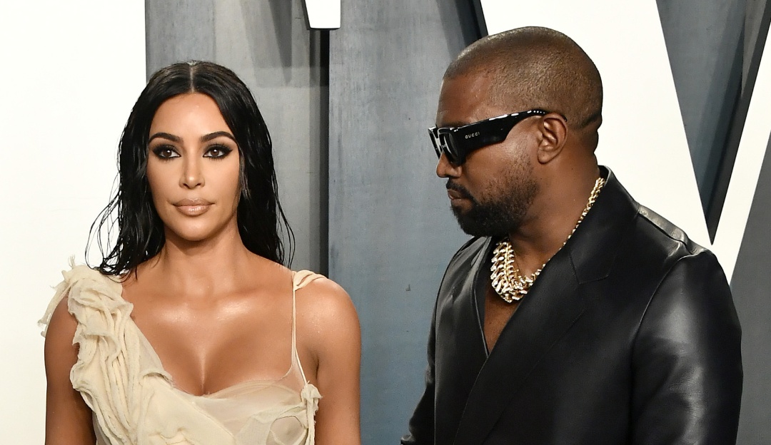 Kanye West no besó a Kim Kardashian en kiss cam: ¿Problemas en el paraíso? Kanye West se negó a besar a Kim Kardashian