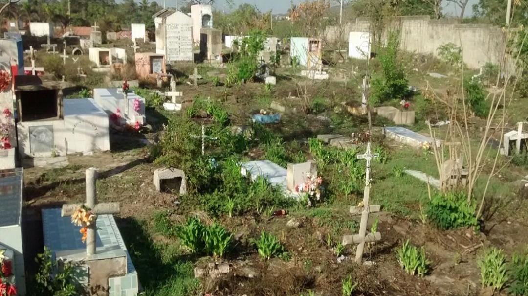 Profanan tumba en el Atlántico para robar una cadena de oro