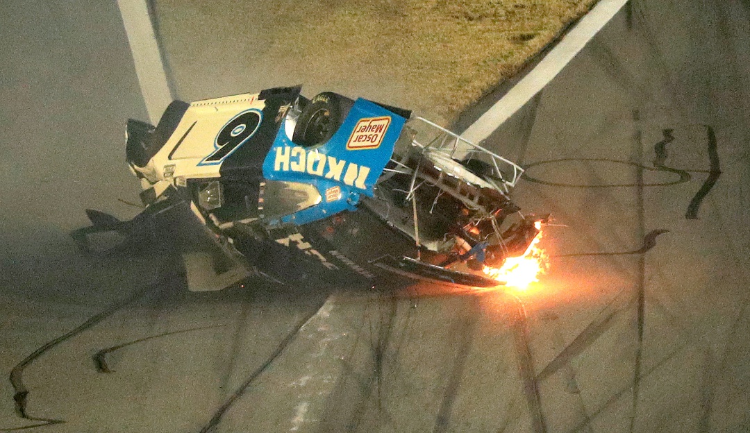 Accidente 500 Millas Daytona Ryan Newman: Brutal accidente en las 500 Millas de Daytona; piloto, en estado grave
