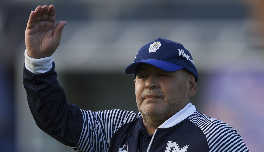 Diego Maradona recibió sustancia: Polémica en Argentina: ¿Qué sustancia recibió Maradona en pleno partido?