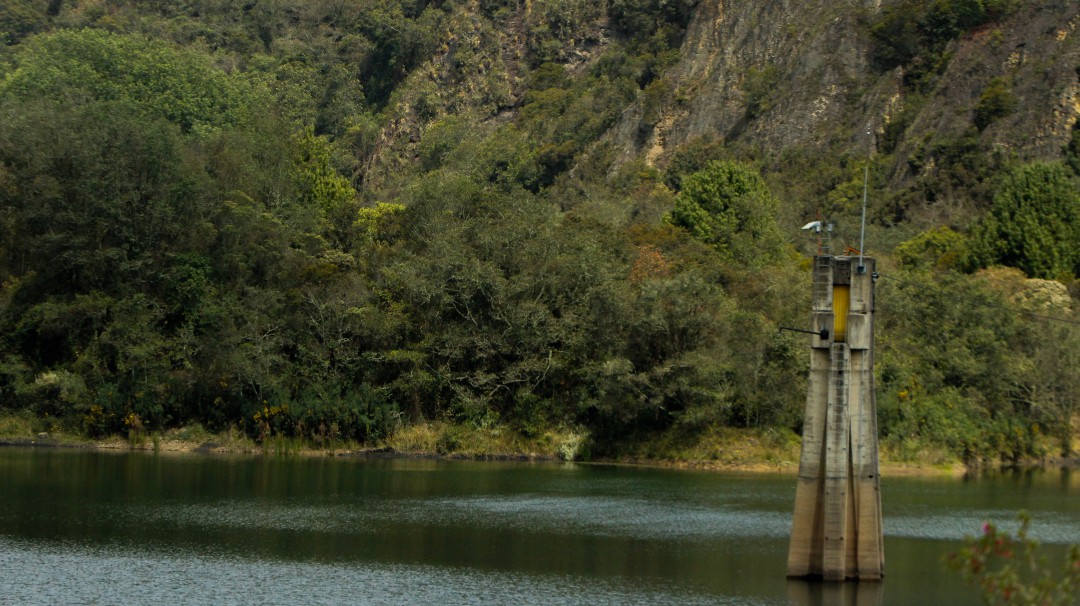 Reservas de los embalses siguen a la baja por fuerte verano