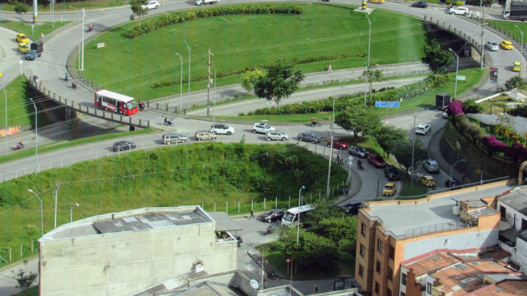 Investigan obras de la Avenida Kevin para evitar más accidentes