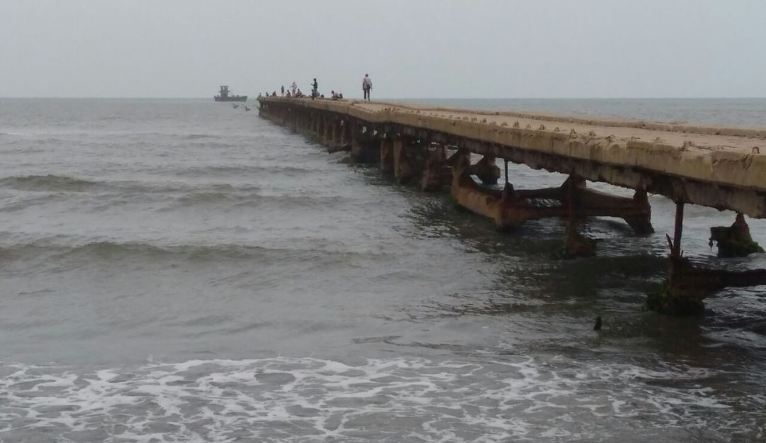 Muelle de Puerto Colombia: Se están robando el viejo muelle de Puerto Colombia