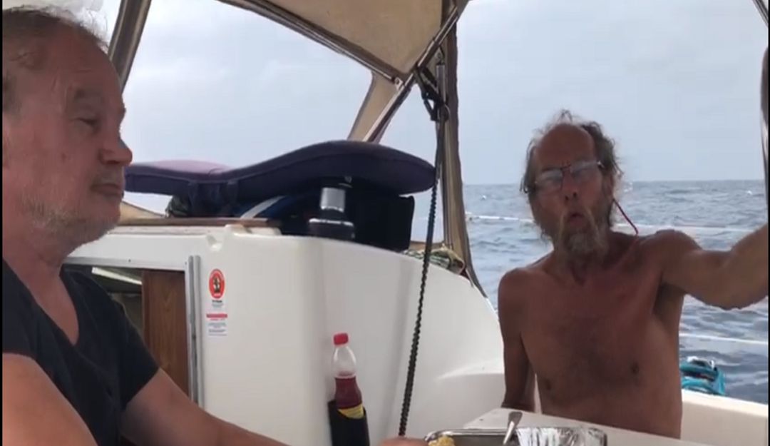 Naufragios: Canadienses fueron rescatados después de 5 días de naufragio