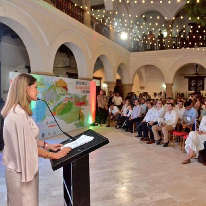 Gobernadores firman pacto contra la corrupción