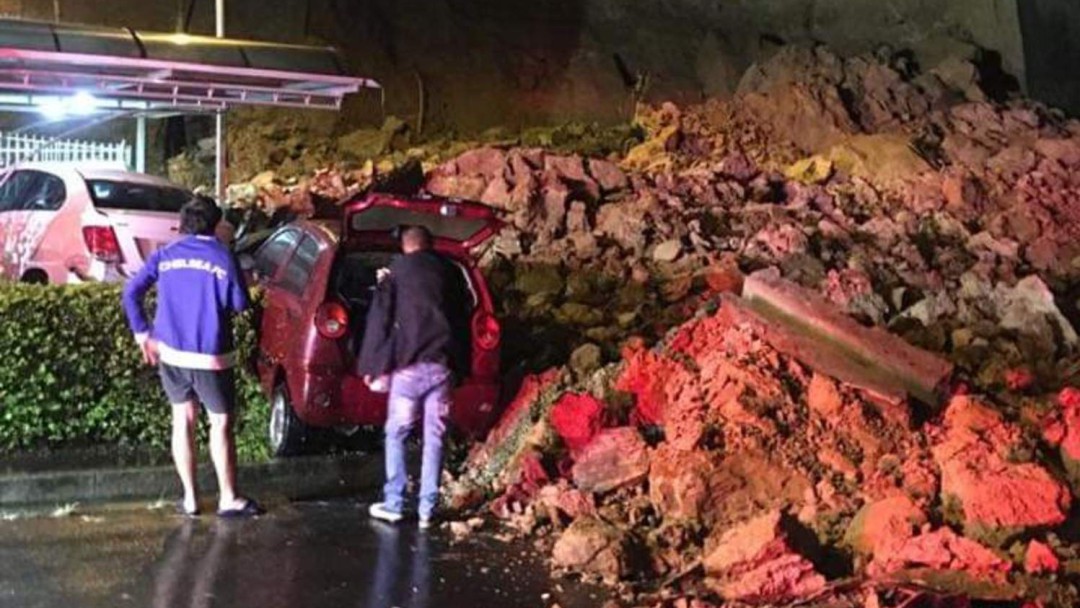 Un deslizamiento de tierra se registró en zona residencial de Pereira