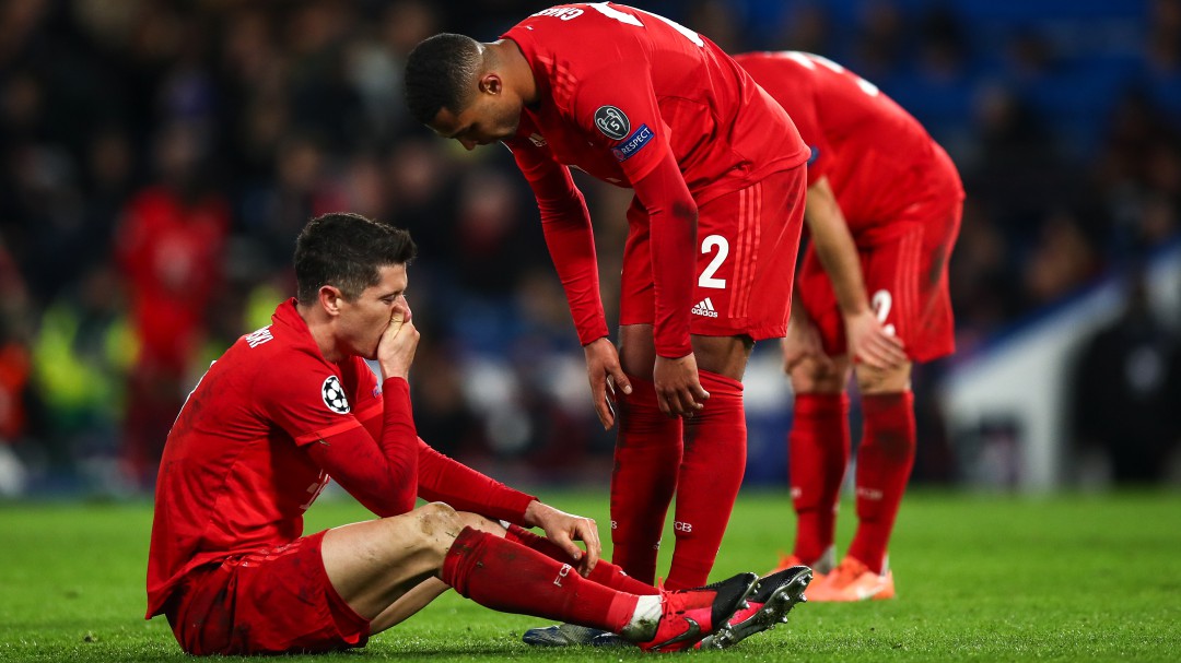 ¡Lewandowski fuera! El goleador se fisuró la tibia izquierda