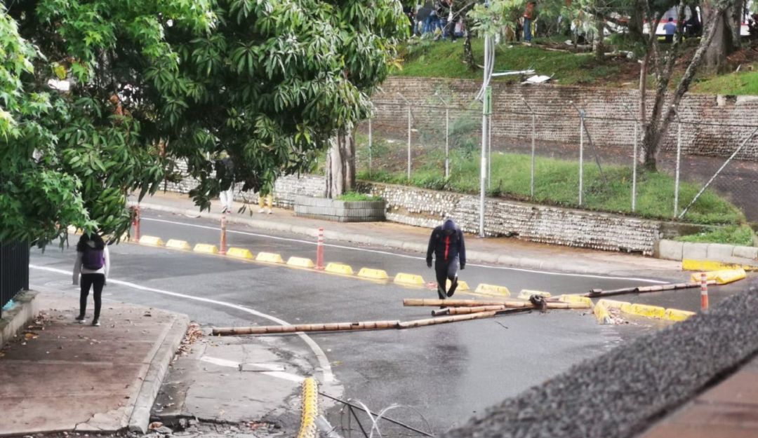 Protestas estudiantes Universidad del Cauca: Encapuchados aparecieron en la tarde de este martes en campus universitario